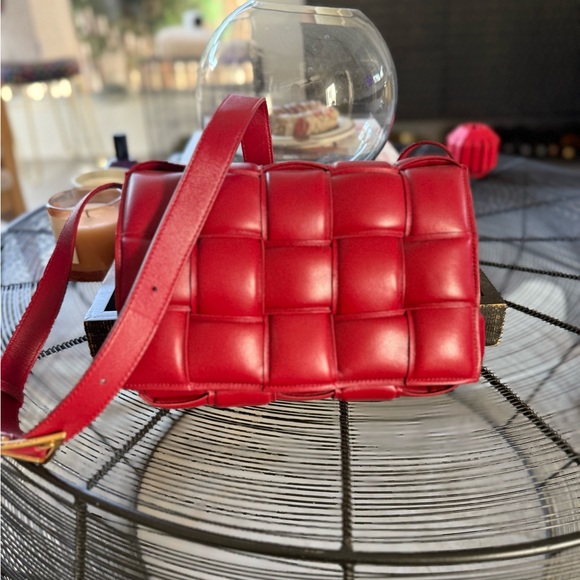 Bottega Veneta Red Cassette Crossbody Bag - Picture 1 of 2